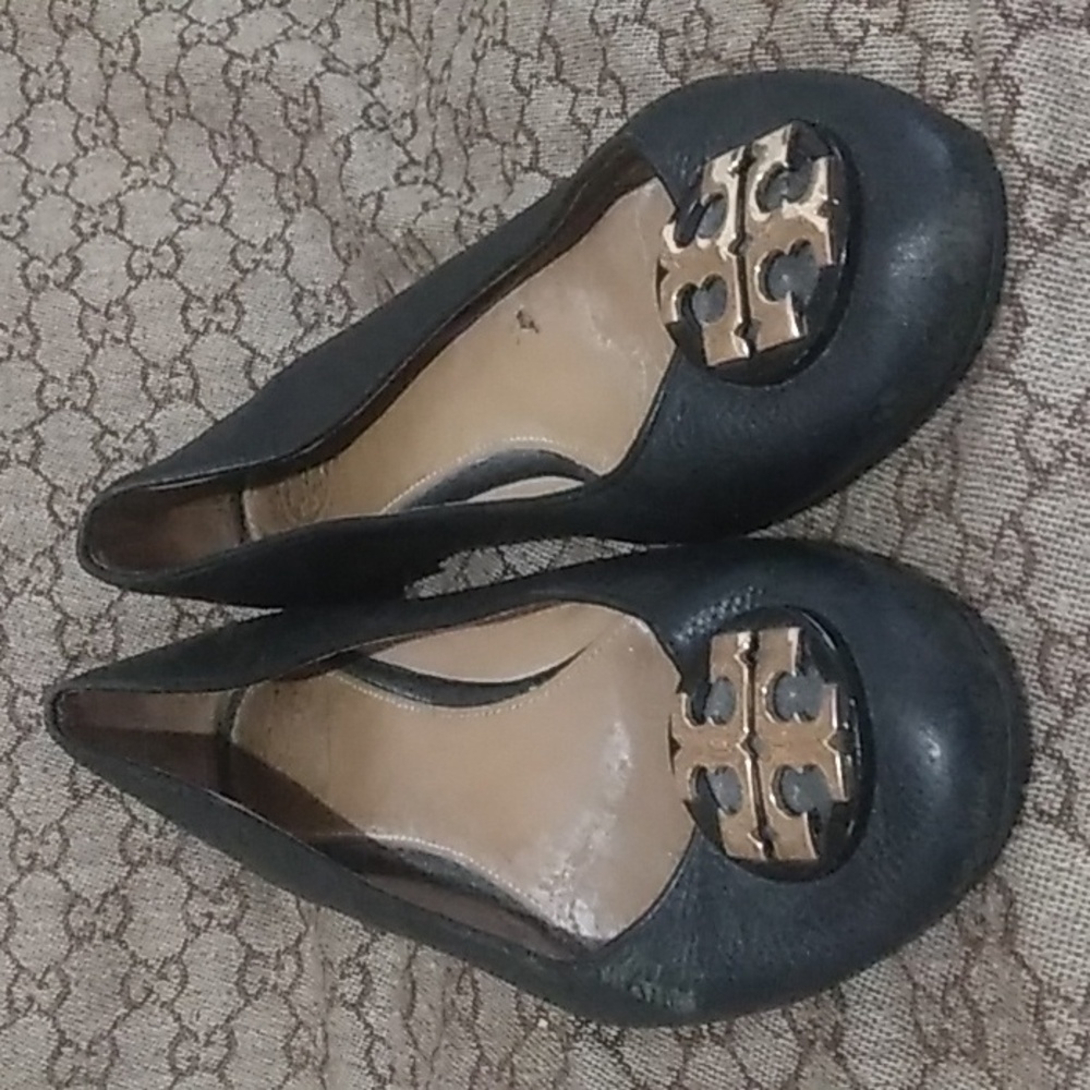 Shoe